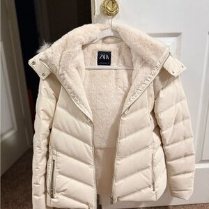 Zara Women's Cream Puffer Jacket